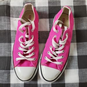 Pink Converse sneakers. Mens size 7, womens 9